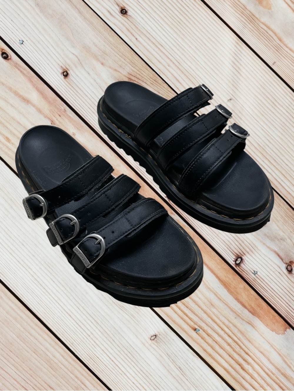 DR MARTENS size 9 black Blaire Slide leather sandals